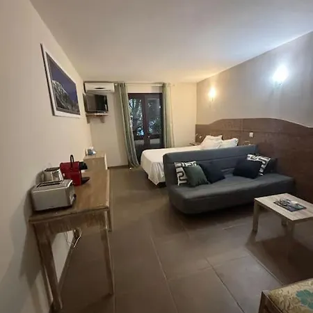 Apartament 4 Personnes Avec Piscine - Le Petit Empereur *