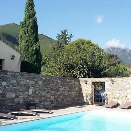 4 Personnes Avec Piscine - Le Petit Empereur *