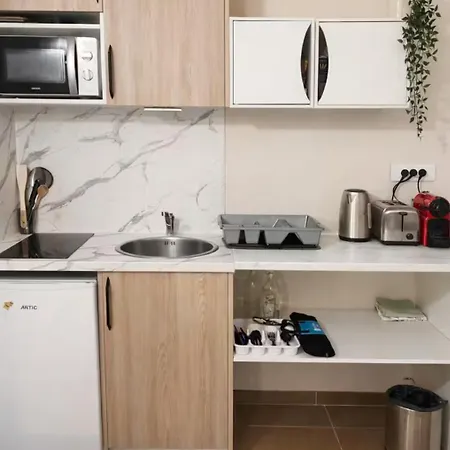 4 Personnes Avec Piscine - Le Petit Empereur