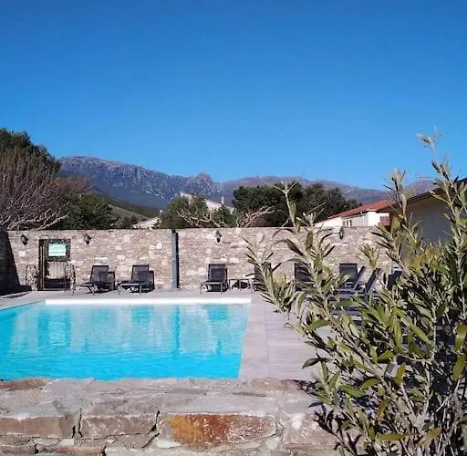 4 Personnes Avec Piscine - Le Petit Empereur Appartement *