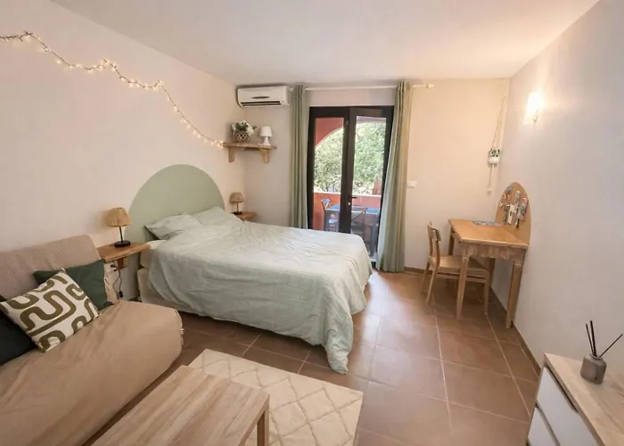 Apartment 4 Personnes Avec Piscine - Le Petit Empereur